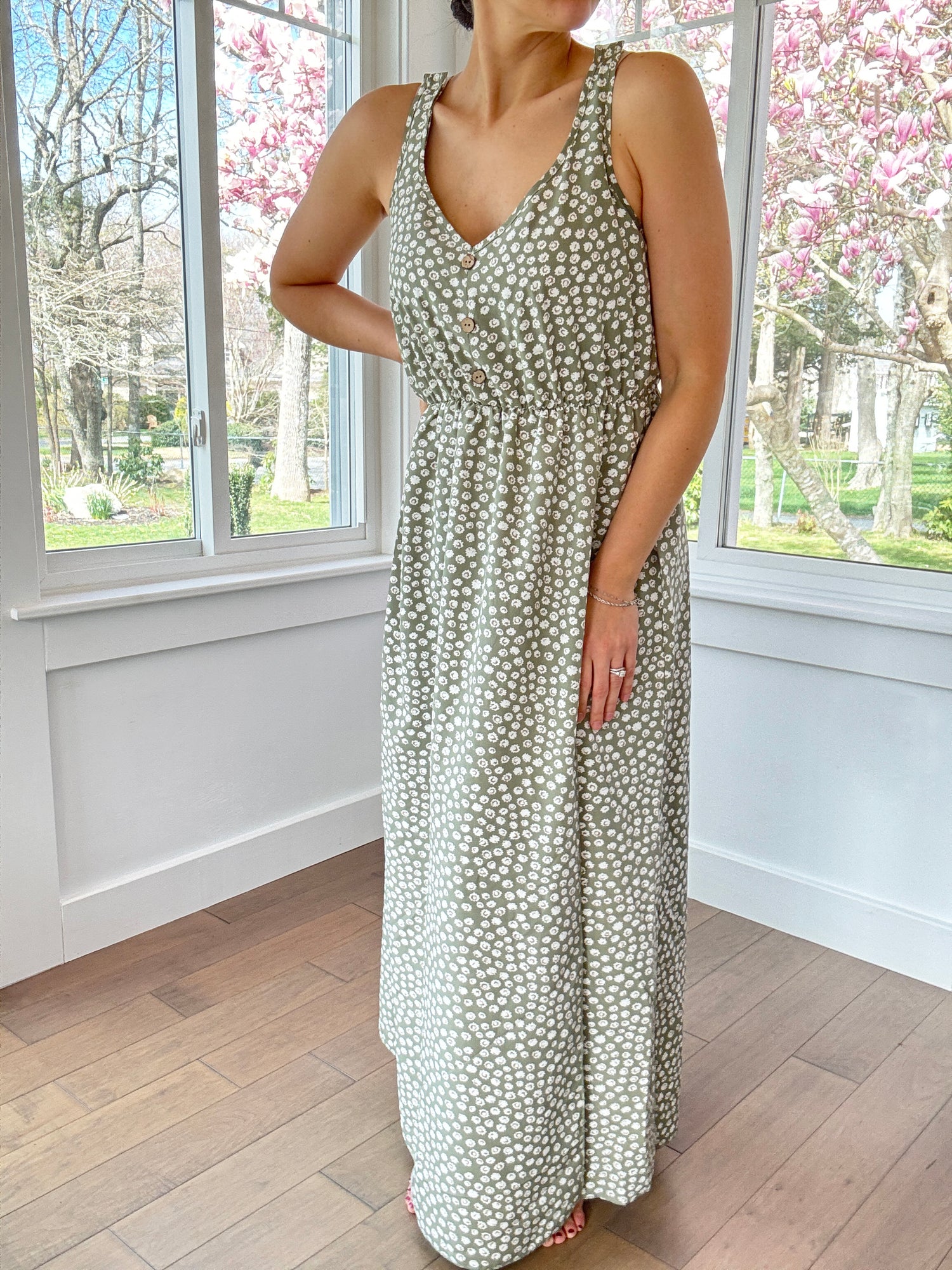 nursing floral dress for breastfeeding mothers who nurse and pump